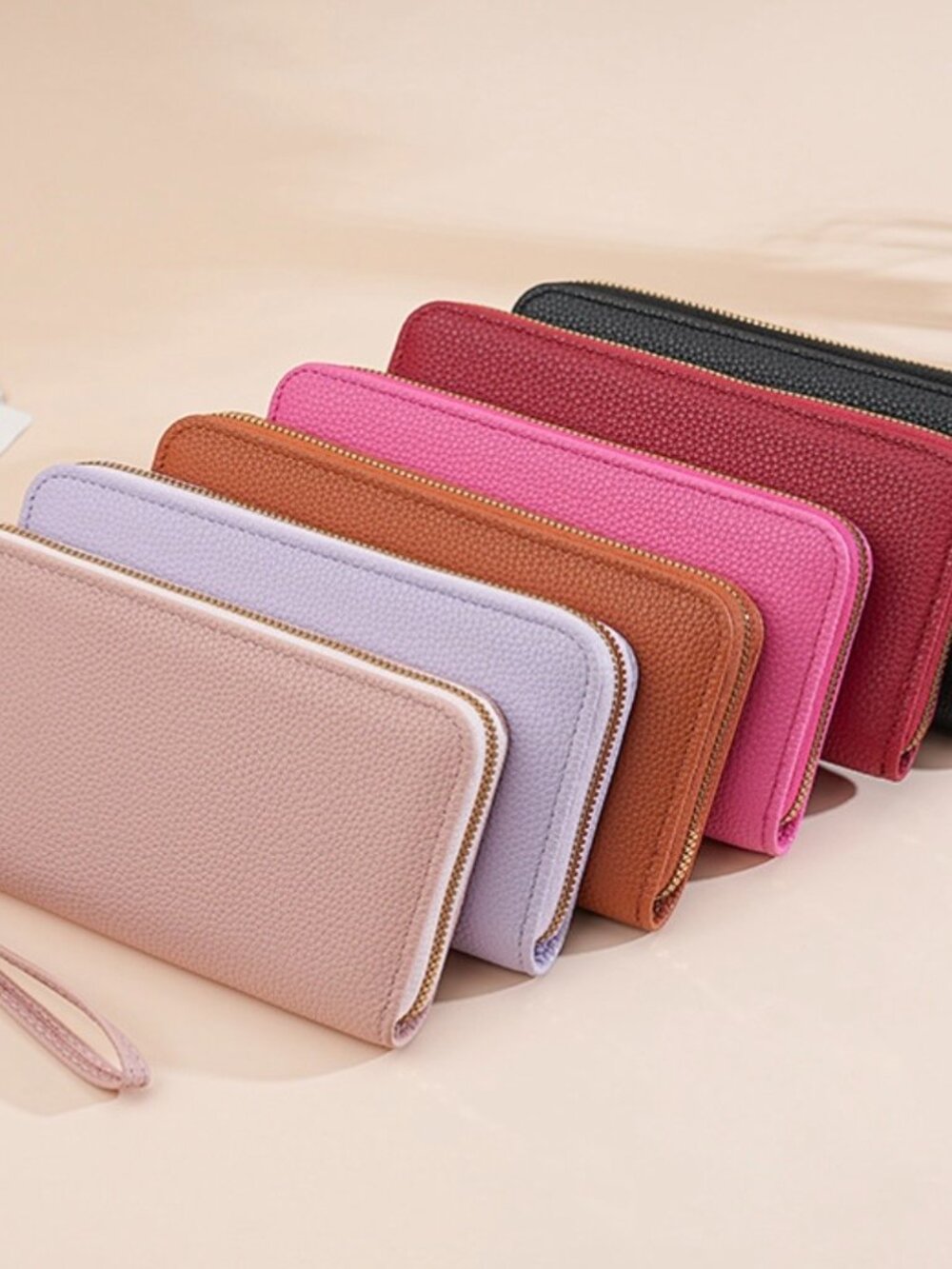 Women's Wallets - Picture 3 of 8